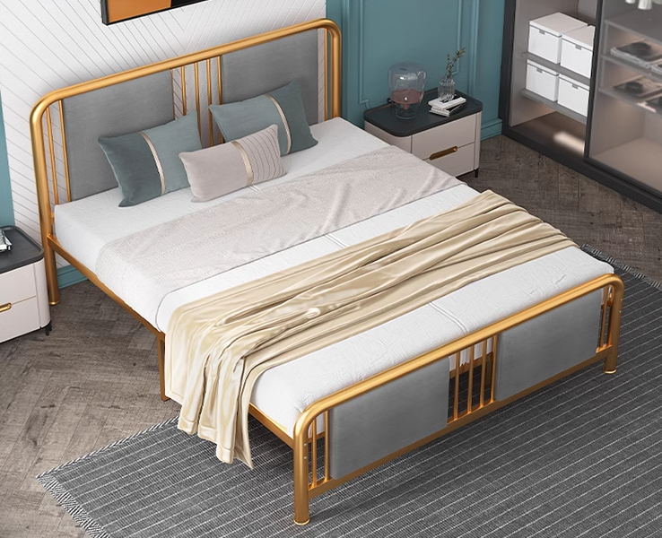 Modern Bed Metal High End Bed Frame Four Poster Hotel king Size Bed Frame Luxury Sturdy and Durable